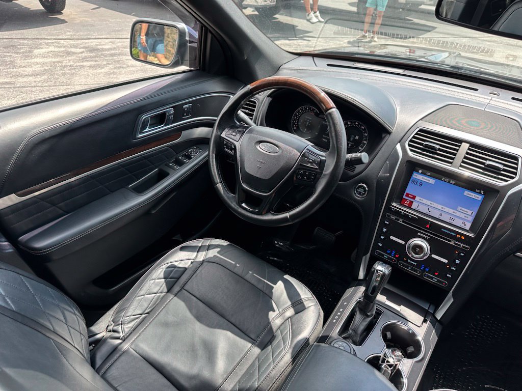 Used 2017 Ford Explorer Platinum AWD/4WD image 34