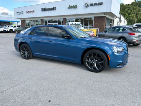 Used 2022 Chrysler 300 Touring w/ Sport Appearance Package RWD image 2