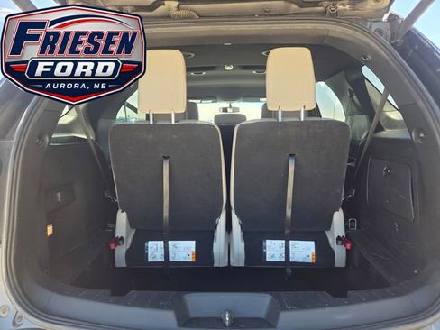 Used 2018 Ford Explorer XLT w/ Equipment Group 201A AWD/4WD image 26