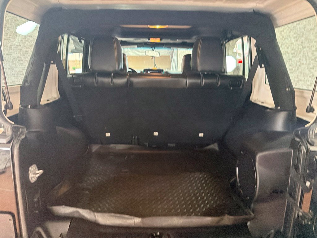 Used 2014 Jeep Wrangler Unlimited Rubicon AWD/4WD image 12