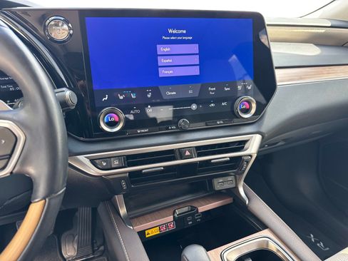 Used 2025 Lexus RX 450h AWD w/ Luxury Package image 26