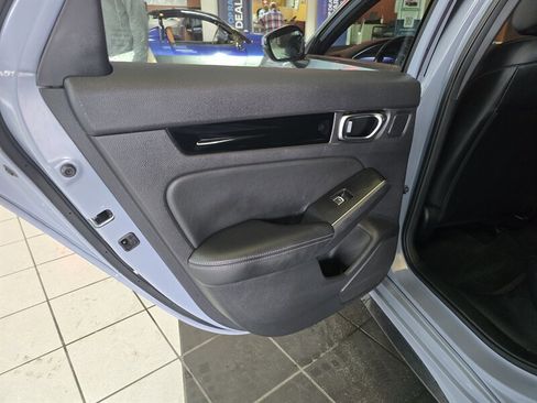 Used 2022 Honda Civic Sport Touring image 10