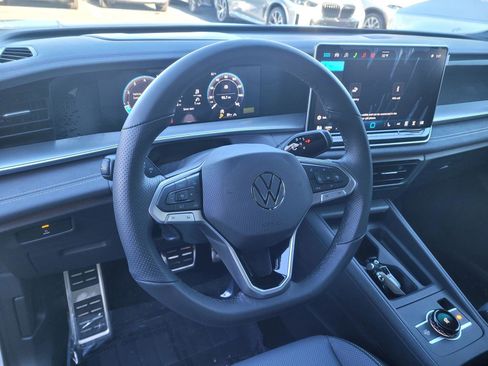 New 2026 Volkswagen Tiguan SE R-Line AWD/4WD image 9