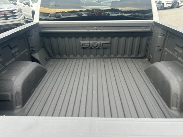 Used 2023 GMC Sierra 1500 SLT w/ SLT Premium Package AWD/4WD image 10