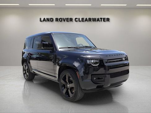 Used 2025 Land Rover Defender 110 X-Dynamic SE AWD/4WD image 7