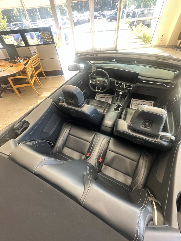 Used 2024 Ford Mustang Premium RWD image 4