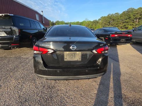 Used 2020 Nissan Versa SV image 7