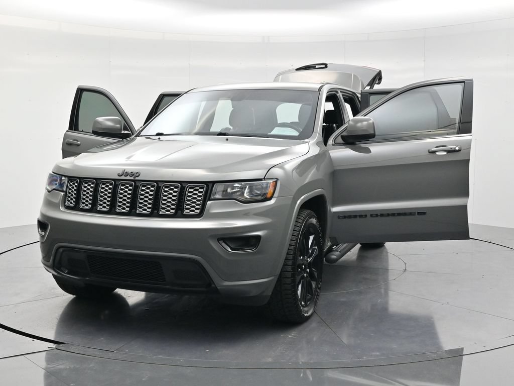 Used 2022 Jeep Grand Cherokee Laredo X AWD/4WD image 54