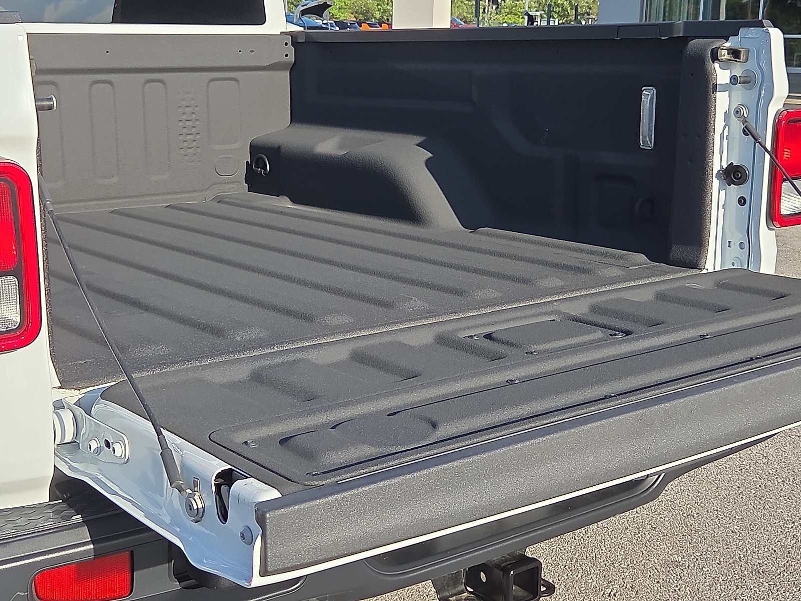 Used 2025 Jeep Gladiator Sport AWD/4WD image 8