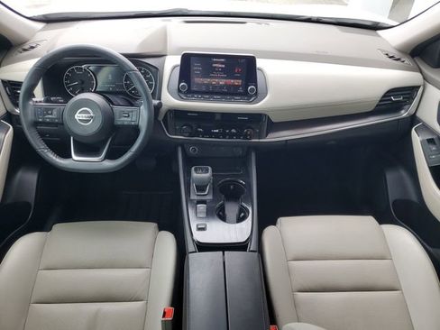 Certified 2021 Nissan Rogue SV w/ Premium Package FWD image 3