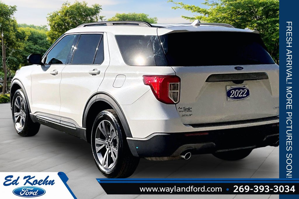 Certified 2022 Ford Explorer XLT w/ Equipment Group 202A AWD/4WD image 2
