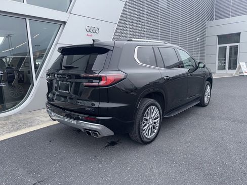 Used 2025 GMC Acadia Denali image 3