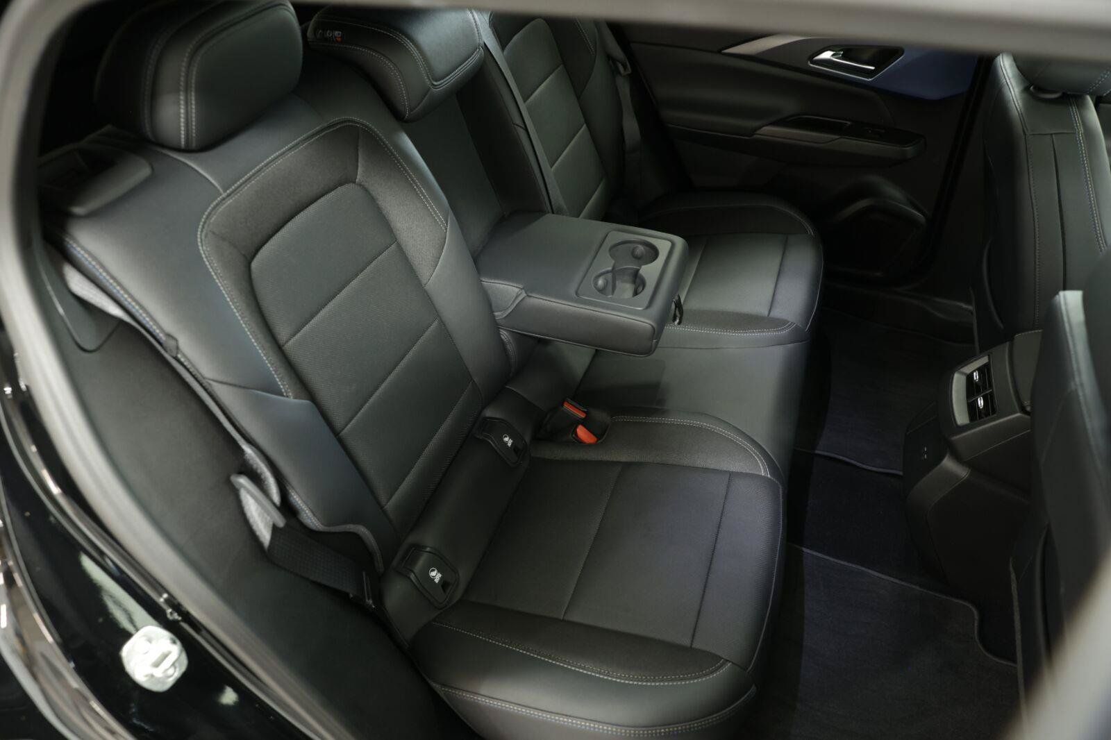 Certified 2025 Chevrolet Equinox EV LT w/ Convenience Package FWD image 21