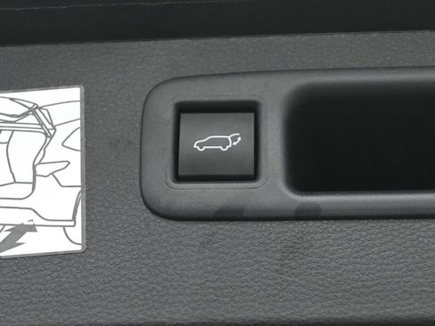 Used 2024 Toyota Highlander Platinum AWD/4WD image 36