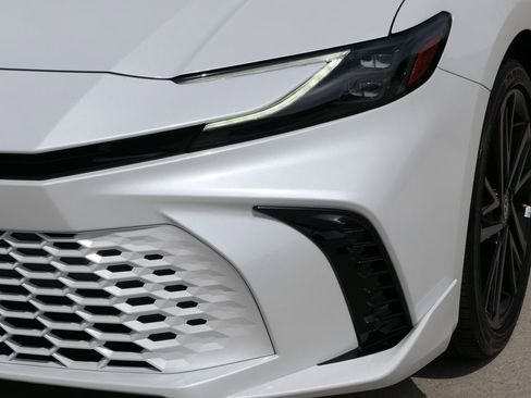 Used 2025 Toyota Camry XSE image 9