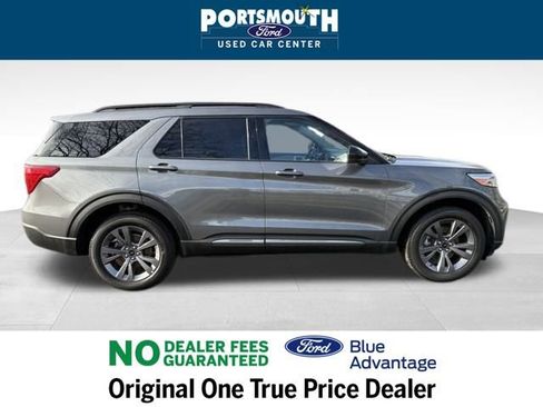 Used 2022 Ford Explorer XLT w/ Equipment Group 202A image 6