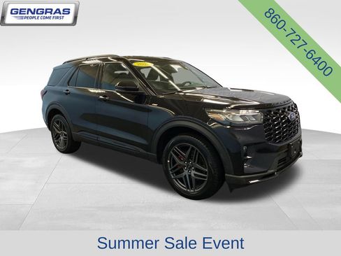 Used 2025 Ford Explorer ST-Line w/ ST-Line Street Pack AWD/4WD image 7