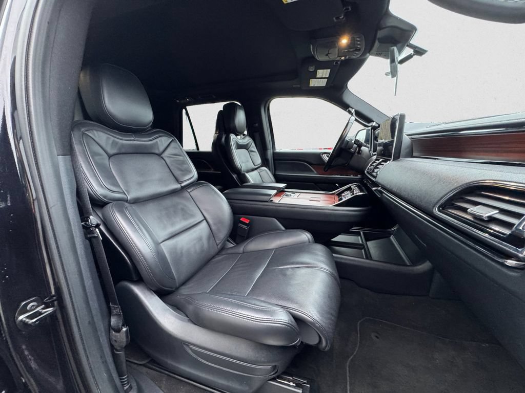 Used 2024 Lincoln Navigator Reserve AWD/4WD image 15