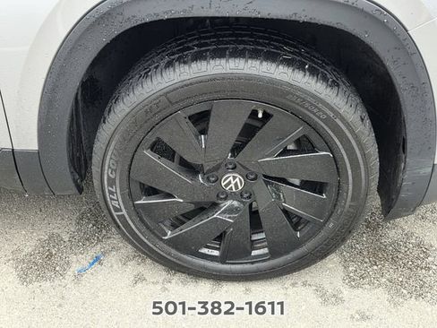 Used 2024 Volkswagen Atlas SE FWD image 19