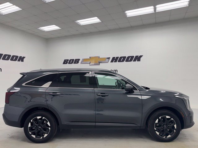 Used 2024 Kia Sorento S AWD/4WD image 4