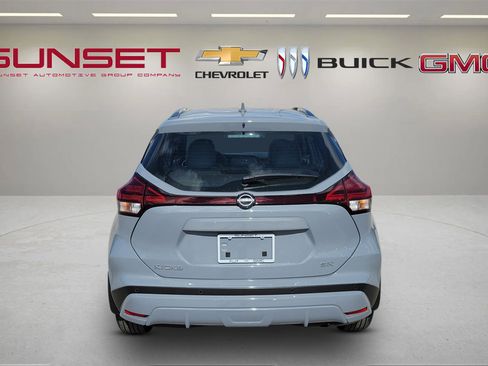 Used 2023 Nissan Kicks SR w/ SR Premium Package image 5