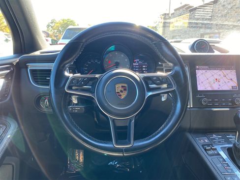 Used 2018 Porsche Macan S image 29