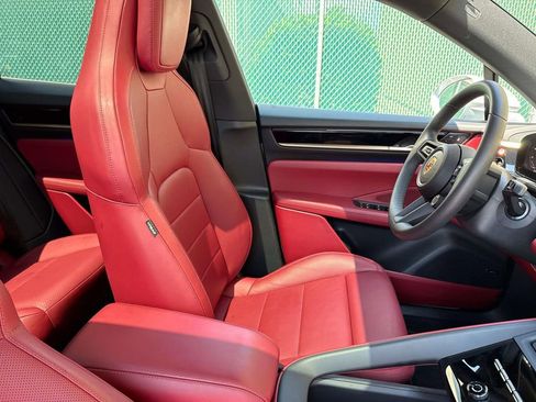 Used 2024 Porsche Macan 4 Electric image 14