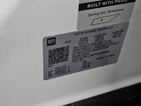 Used 2023 GMC Acadia SLE FWD image 26