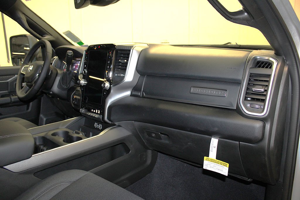 New 2026 RAM 2500 Big Horn AWD/4WD image 31