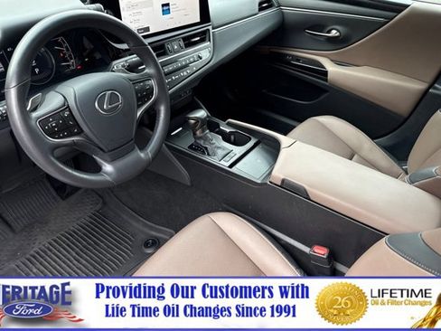 Used 2025 Lexus ES 300h w/ Premium Package image 10