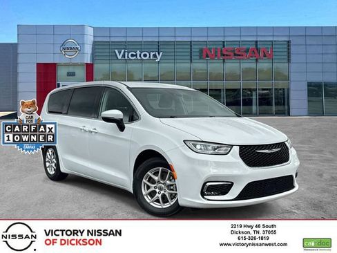 Used 2023 Chrysler Pacifica Touring-L FWD image 1