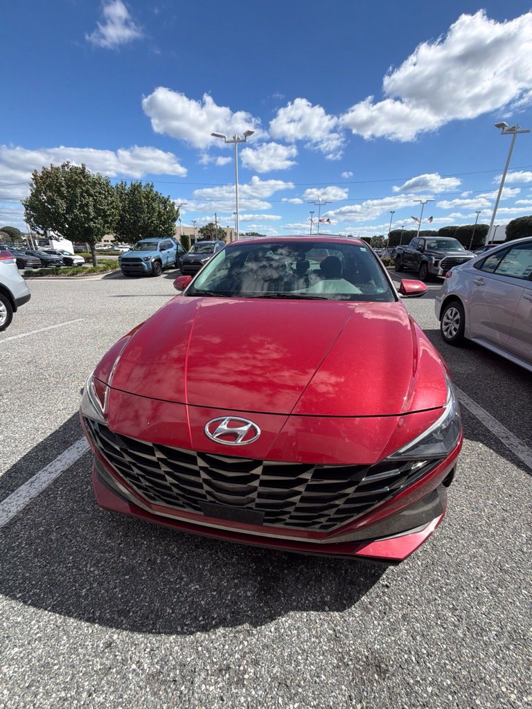 Used 2021 Hyundai Elantra SEL w/ Convenience + Premium Package FWD image 4