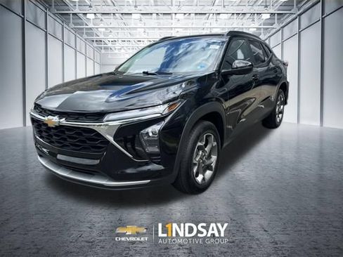 Used 2025 Chevrolet Trax LT FWD image 21