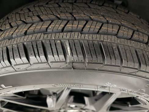 New 2026 Chevrolet Traverse RS w/ LPO, Floor Liner Package image 7