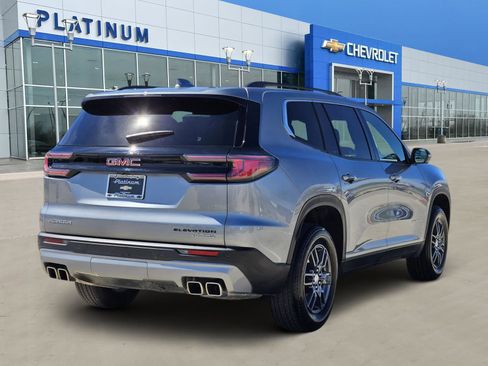 Used 2025 GMC Acadia Elevation image 5