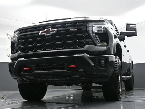 New 2026 Chevrolet Silverado 2500 ZR2 AWD/4WD image 4