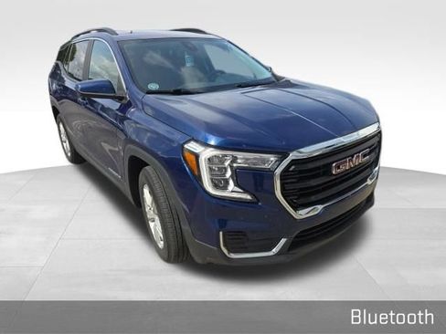Used 2023 GMC Terrain SLE w/ Driver Convenience Package FWD image 3