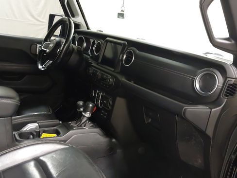 Used 2019 Jeep Wrangler Unlimited Sahara w/ Quick Order Package 24M Moab AWD/4WD image 28
