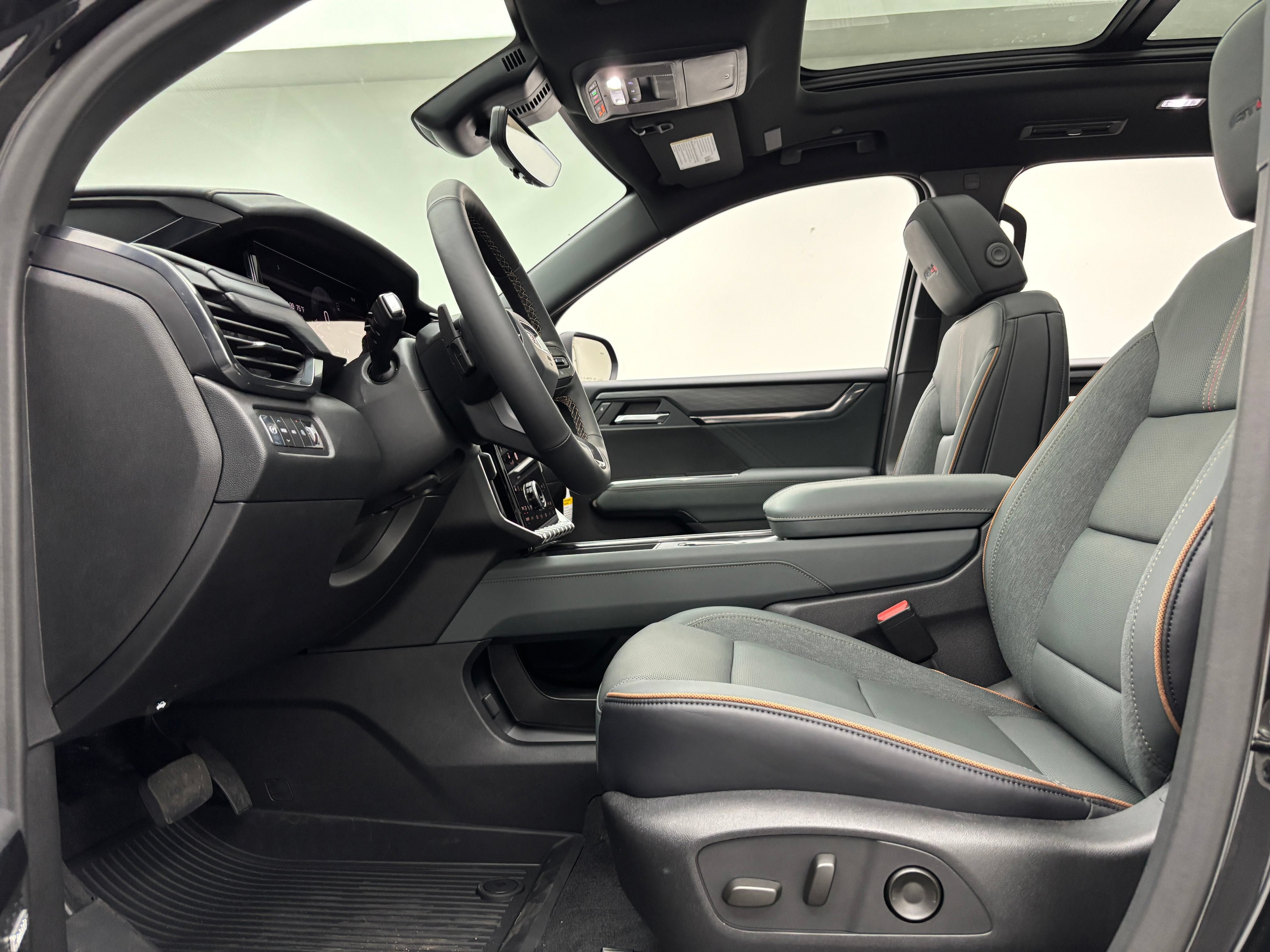 New 2026 GMC Acadia AT4 w/ Luxury Package AWD/4WD image 19
