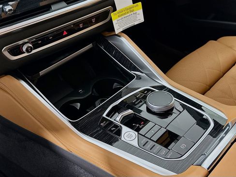 New 2026 BMW X6 xDrive40i w/ Climate Comfort Package image 15