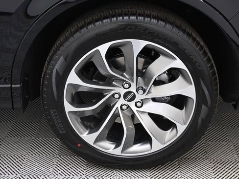 New 2026 Lincoln Aviator AWD w/ Jet Appearance Package image 20