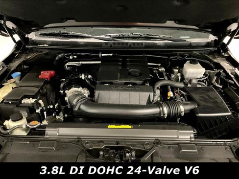 Used 2024 Nissan Frontier SV RWD image 30