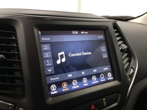 Used 2022 Jeep Cherokee Latitude w/ Trailer Tow Group image 17