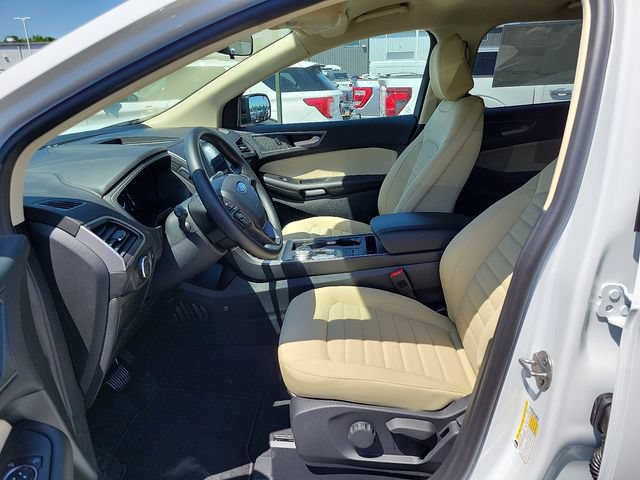 Used 2024 Ford Edge SE w/ Black Appearance Package AWD/4WD image 6
