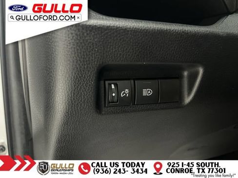Used 2021 Toyota RAV4 LE AWD/4WD image 19