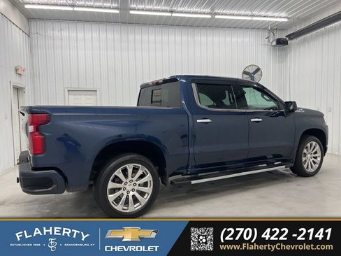 Used 2022 Chevrolet Silverado 1500 High Country w/ Technology Package image 2