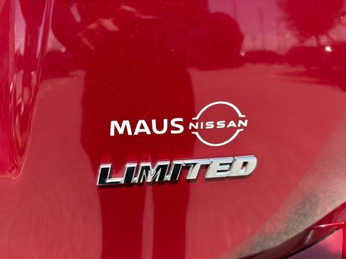 Used 2018 Toyota RAV4 Limited FWD image 42