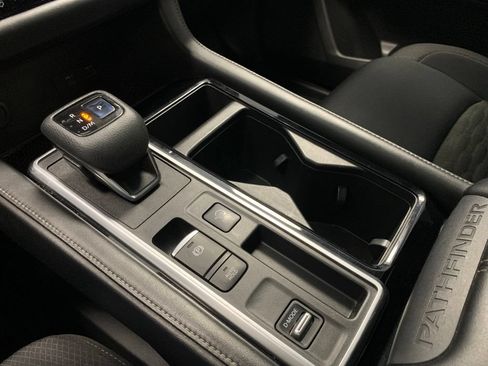 Used 2022 Nissan Pathfinder SV FWD image 17