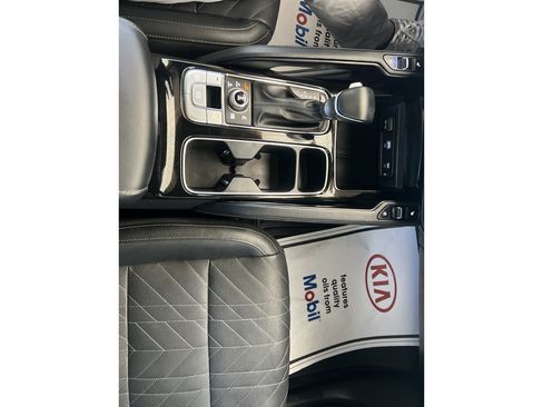 Used 2025 Kia Telluride AWD image 18