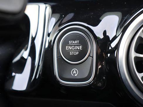 Certified 2025 Mercedes-Benz GLA 250 4MATIC image 28